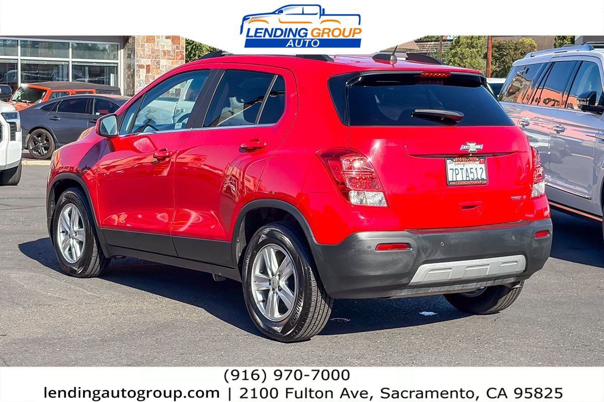 Used 2016 Chevrolet Trax LT w/ LT Convenience Package FWD image 2