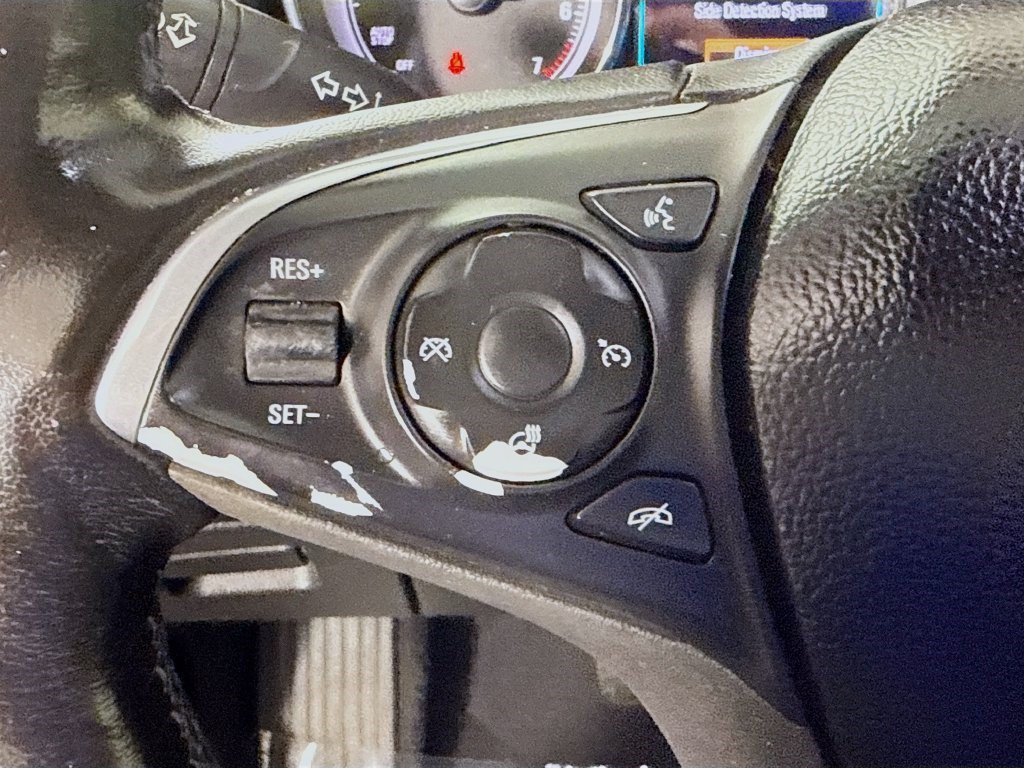 Used 2019 Buick Envision Essence FWD image 13