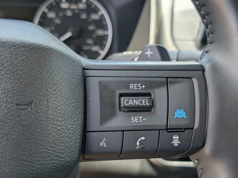 Used 2025 Nissan Rogue SV AWD/4WD image 24