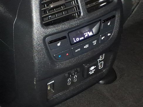 Used 2019 Honda Pilot AWD Touring image 12