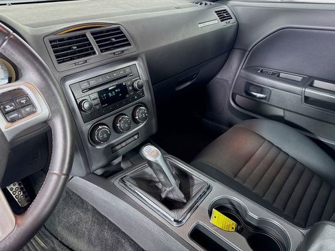 Used 2013 Dodge Challenger R/T image 27