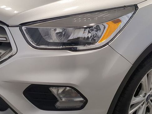 Used 2019 Ford Escape SE FWD image 14