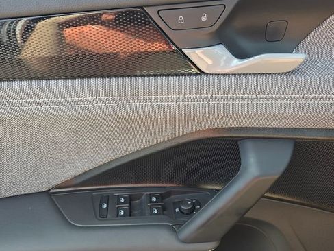 Used 2025 Volkswagen Tiguan S image 26