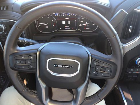 Used 2023 GMC Sierra 3500 Denali w/ Denali Ultimate Package image 11