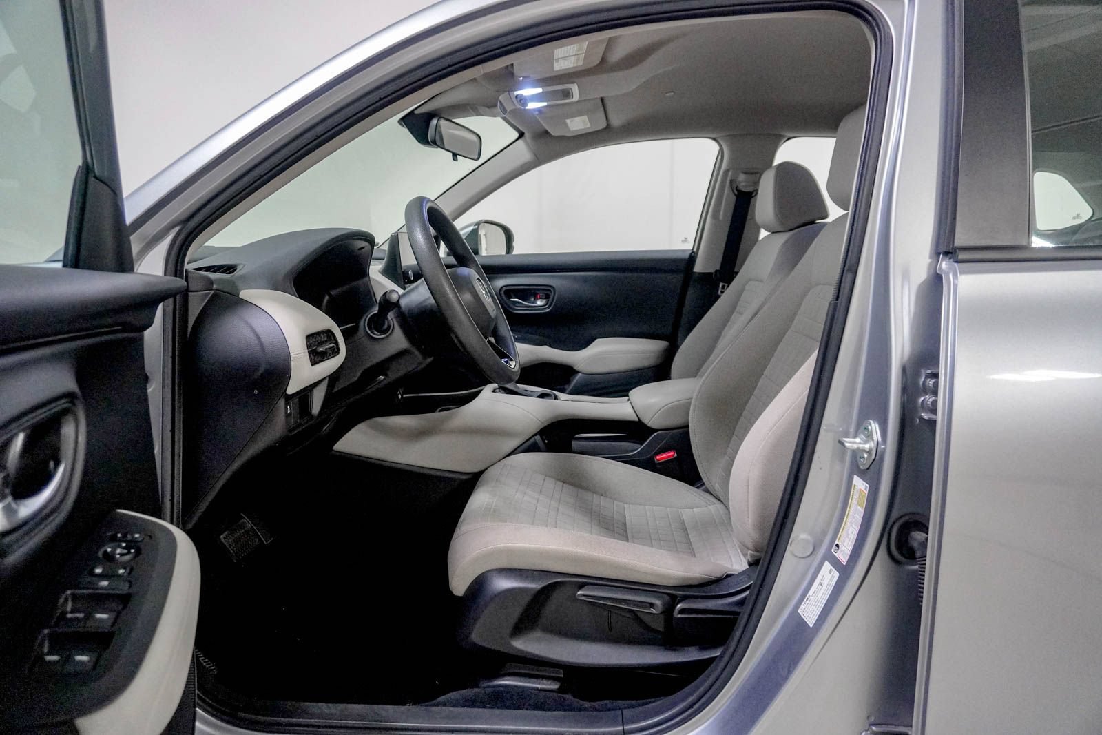 Used 2024 Honda HR-V LX image 17