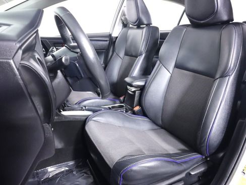 Used 2017 Toyota Corolla SE w/ SE Premium Package FWD image 30