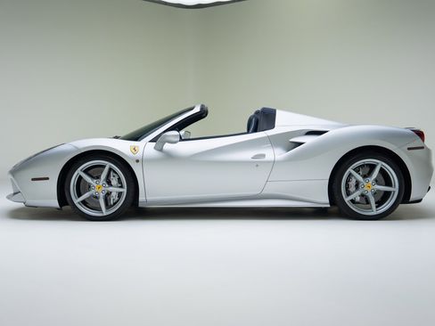 Used 2017 Ferrari 488 Spider RWD image 11