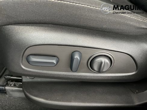 Used 2023 GMC Acadia SLE w/ Driver Convenience Package image 20