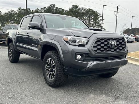 Used 2020 Toyota Tacoma SR5 image 3