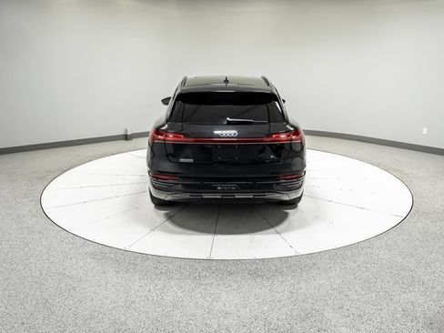 Used 2024 Audi Q8 e-tron Premium Plus w/ Premium Plus Package AWD/4WD image 30