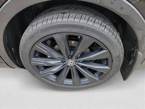 Used 2025 Toyota Crown Nightshade image 12