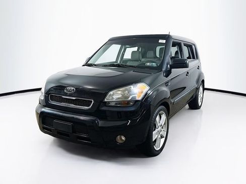Used 2011 Kia Soul ! FWD image 3