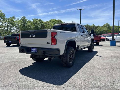New 2026 Chevrolet Silverado 2500 ZR2 w/ ZR2 Bison Edition AWD/4WD image 3