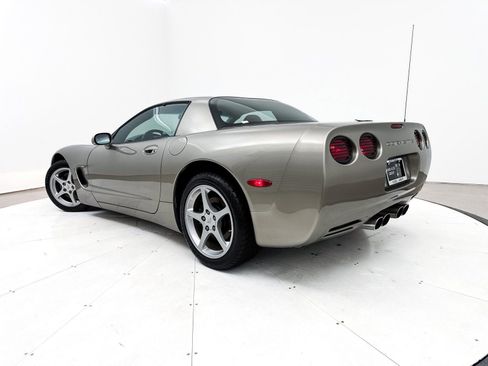 Used 2000 Chevrolet Corvette Coupe w/ Lighting Pkg image 2