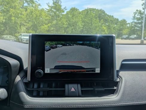 Used 2025 Toyota RAV4 XLE AWD/4WD image 26