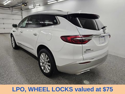 Used 2020 Buick Enclave Premium w/ Sun and Sites Package AWD/4WD image 7