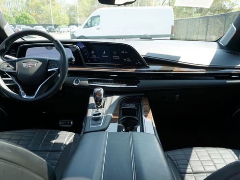 Used 2022 Cadillac Escalade Sport Platinum w/ LPO, ONYX Package image 37