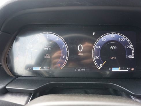 Used 2023 Jeep Grand Cherokee Limited image 7