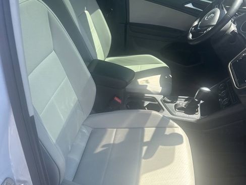 Used 2019 Volkswagen Tiguan SE w/ Panoramic Sunroof Package AWD/4WD image 13