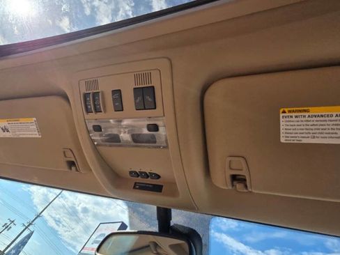 Used 2009 Cadillac Escalade ESV AWD image 46