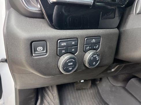 Used 2025 Chevrolet Silverado 1500 LT w/ Z71 Off-Road Package AWD/4WD image 16