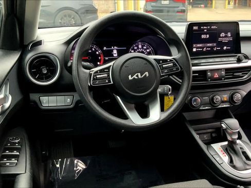 Certified 2023 Kia Forte LXS image 5