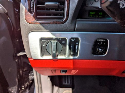 Used 2002 Ford Thunderbird image 18