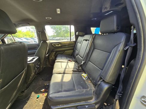 Used 2023 Chevrolet Suburban Z71 w/ Luxury Package AWD/4WD image 16