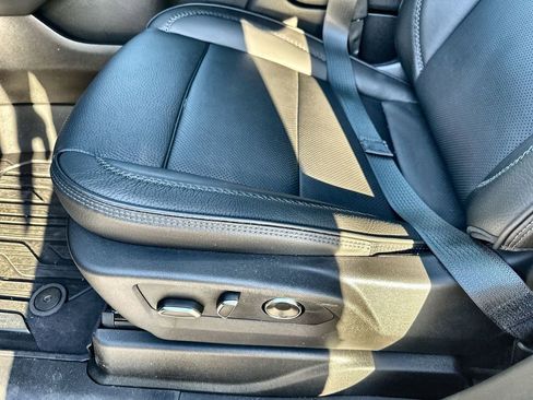 Used 2026 GMC Yukon XL Denali w/ Denali Reserve Package image 25