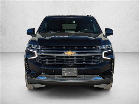 Used 2023 Chevrolet Suburban LT w/ Luxury Package image 2