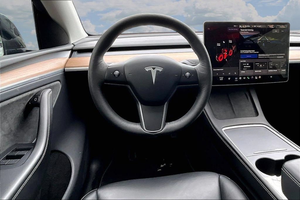 Used 2024 Tesla Model Y Long Range AWD/4WD image 8