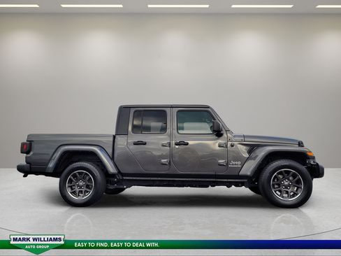 Used 2023 Jeep Gladiator Overland AWD/4WD image 2