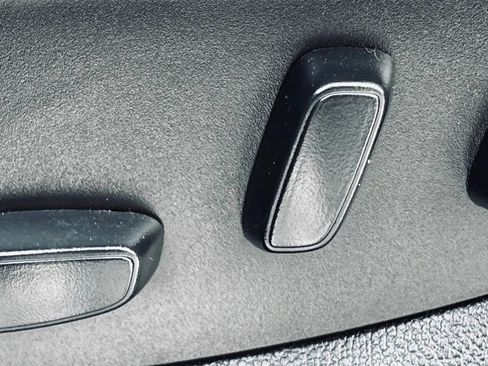 Used 2020 GMC Yukon SLE w/ SLE Value Package image 21