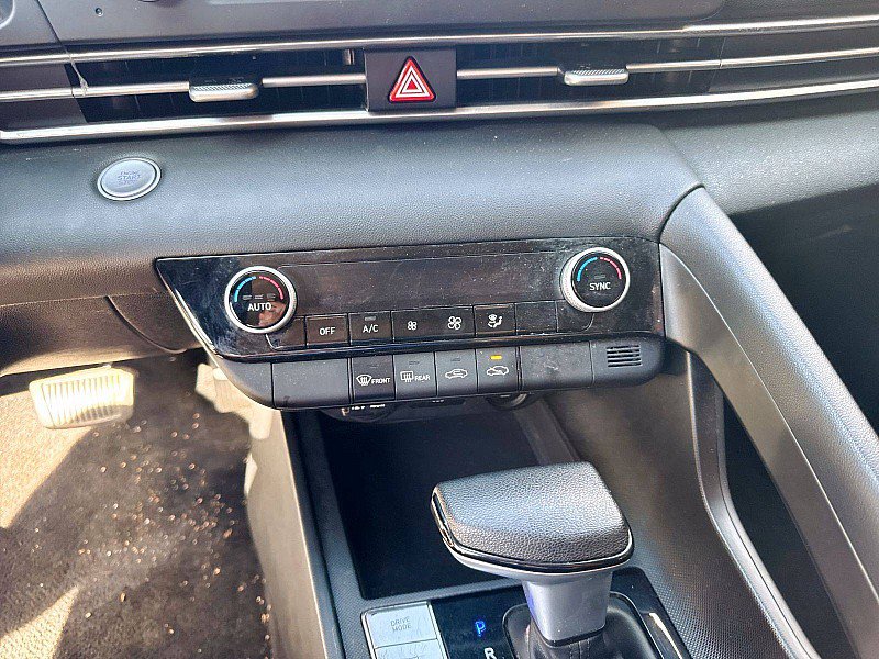 Used 2023 Hyundai Elantra SEL FWD image 15