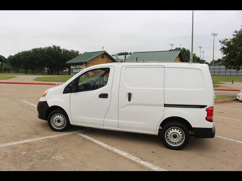 Used 2016 Nissan NV200 S FWD image 2