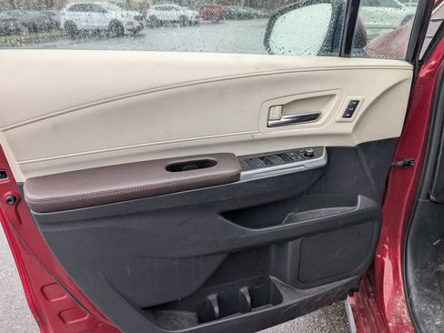 Used 2022 Toyota Sienna Platinum image 10