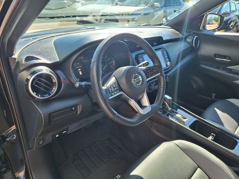 Used 2021 Nissan Kicks SR w/ SR Premium Package image 14