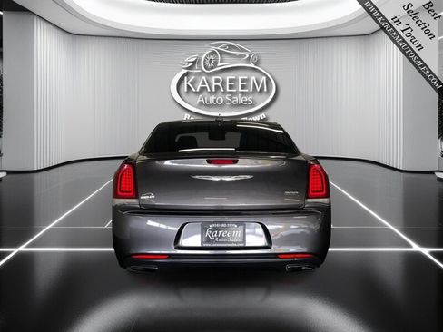 Used 2018 Chrysler 300 S RWD image 6