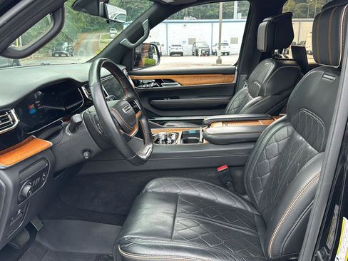 Used 2022 Jeep Grand Wagoneer Series III w/ Rear Seat Video Group 1 image 8