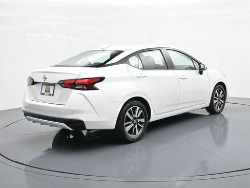 Used 2022 Nissan Versa SV FWD image 6