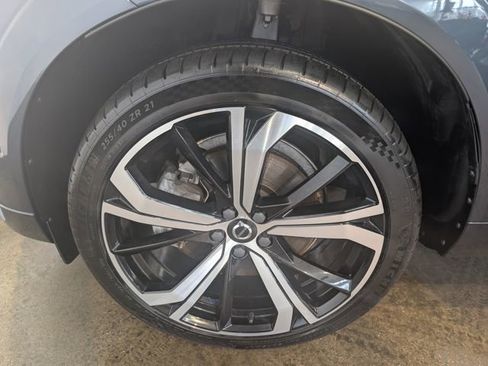Used 2022 Volvo XC60 B6 R-Design w/ Advanced Package image 10