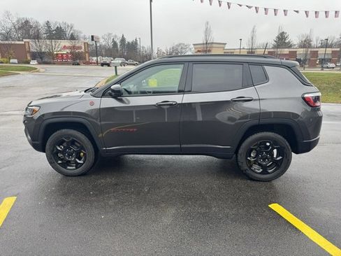Used 2023 Jeep Compass Trailhawk w/ Trailhawk Convenience Group image 4