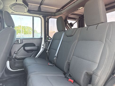 Used 2022 Jeep Wrangler Unlimited Sport AWD/4WD image 29