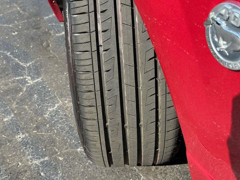 Used 2004 Ford Mustang Premium RWD image 4