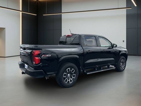 Certified 2024 Chevrolet Colorado Z71 w/ Z71 Convenience Package 2 AWD/4WD image 5