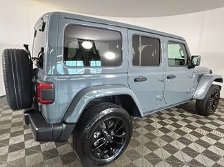 Used 2024 Jeep Wrangler Unlimited Sahara AWD/4WD video 3