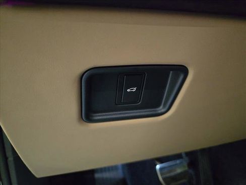 New 2026 Land Rover Range Rover Long Wheelbase SE image 27