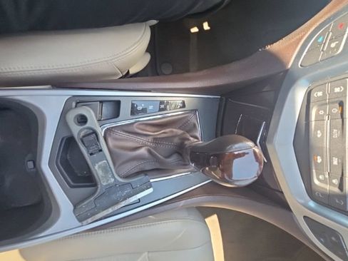 Used 2010 Cadillac SRX Luxury FWD image 19