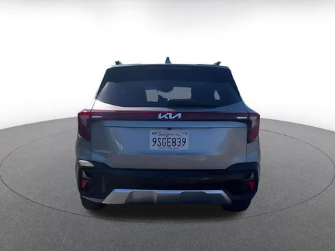 Used 2025 Kia Seltos S FWD image 12