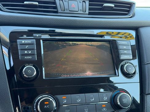 Used 2018 Nissan Rogue S FWD image 33